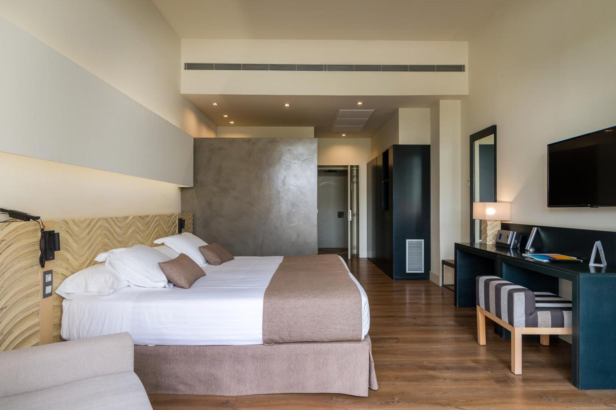 Alga Hotel 4*